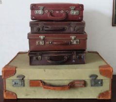 Vintage DeMob suitcase, plus four smaller suitcases All in used condition, unchecked