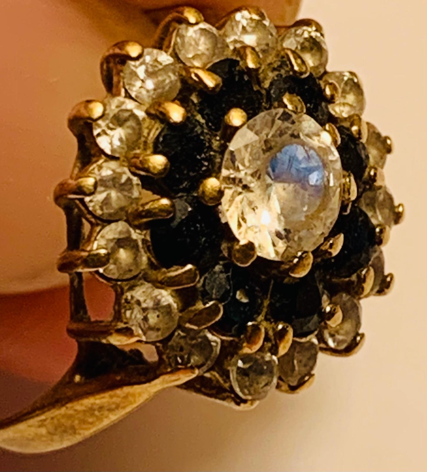 9ct GOLD RING SET WITH CLUSTER OF ONE APPROX 1ct TOURMALINE AND SMALL TOURMALINE PLUS SMALL BLUE - Image 2 of 5