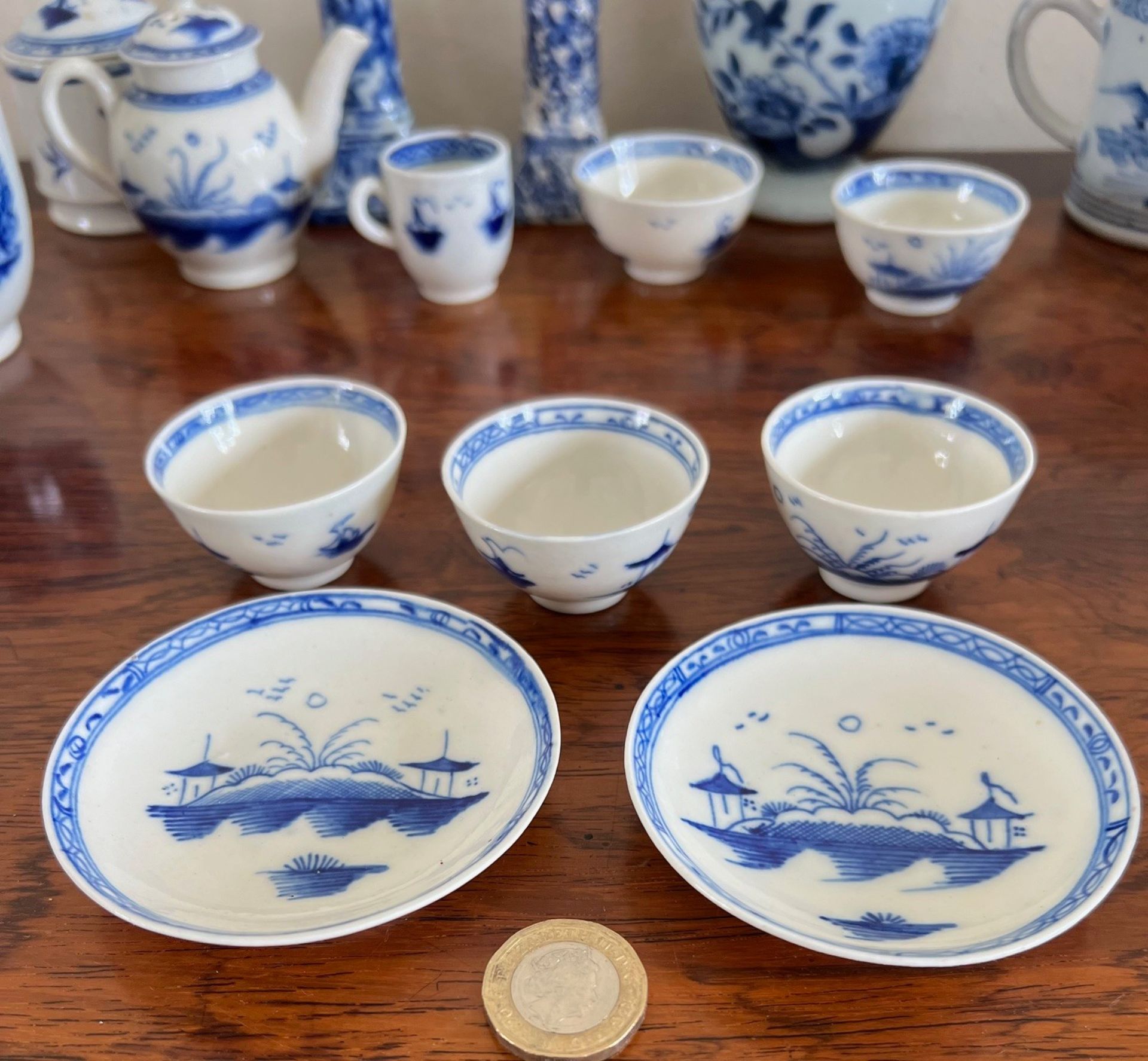 QUANTITY OF BLUE AND WHITE CERAMICS, MAINLY 19th CENTURY, MINIATURE TEA BOWLS, ETC - Image 2 of 5