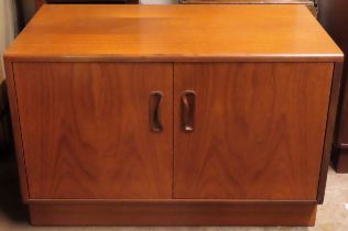 G Plan mid 20th century teak two door side cabinet. Approx. 54cm H x 81cm W x 46cm D Reasonable used