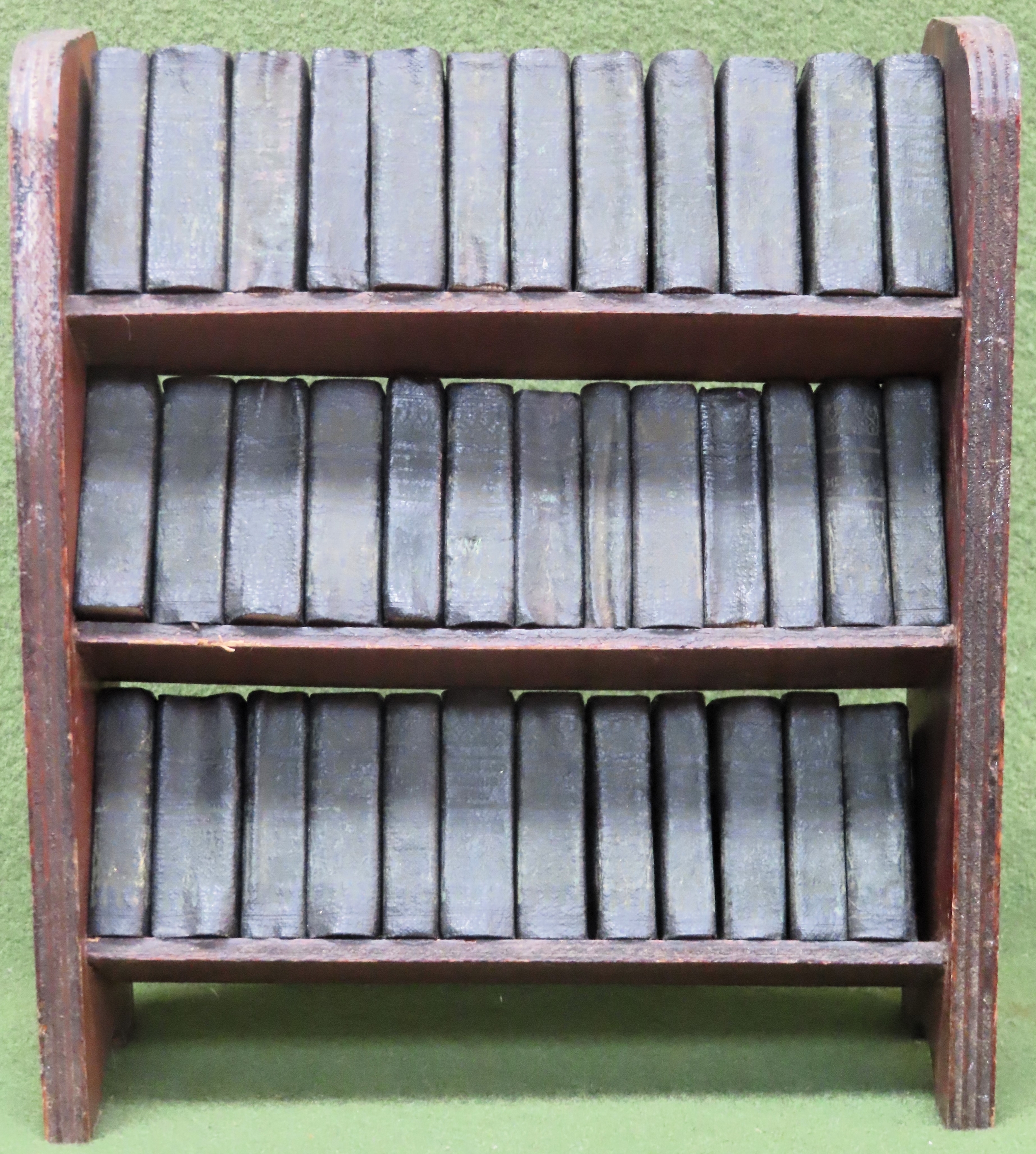 Allied Newspapers - Set of 37 miniature William Shakespeare volumes on small oak book rack used