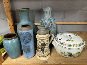 A group of good glass and ceramic items.