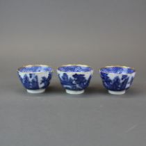 Three 18thC German chinoiserie decorated porcelain tea bowls, Dia 8cm , D. 5.5cm (one with minor rim
