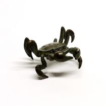A small Chinese bronze figure of a crab, 5 x 6cm.