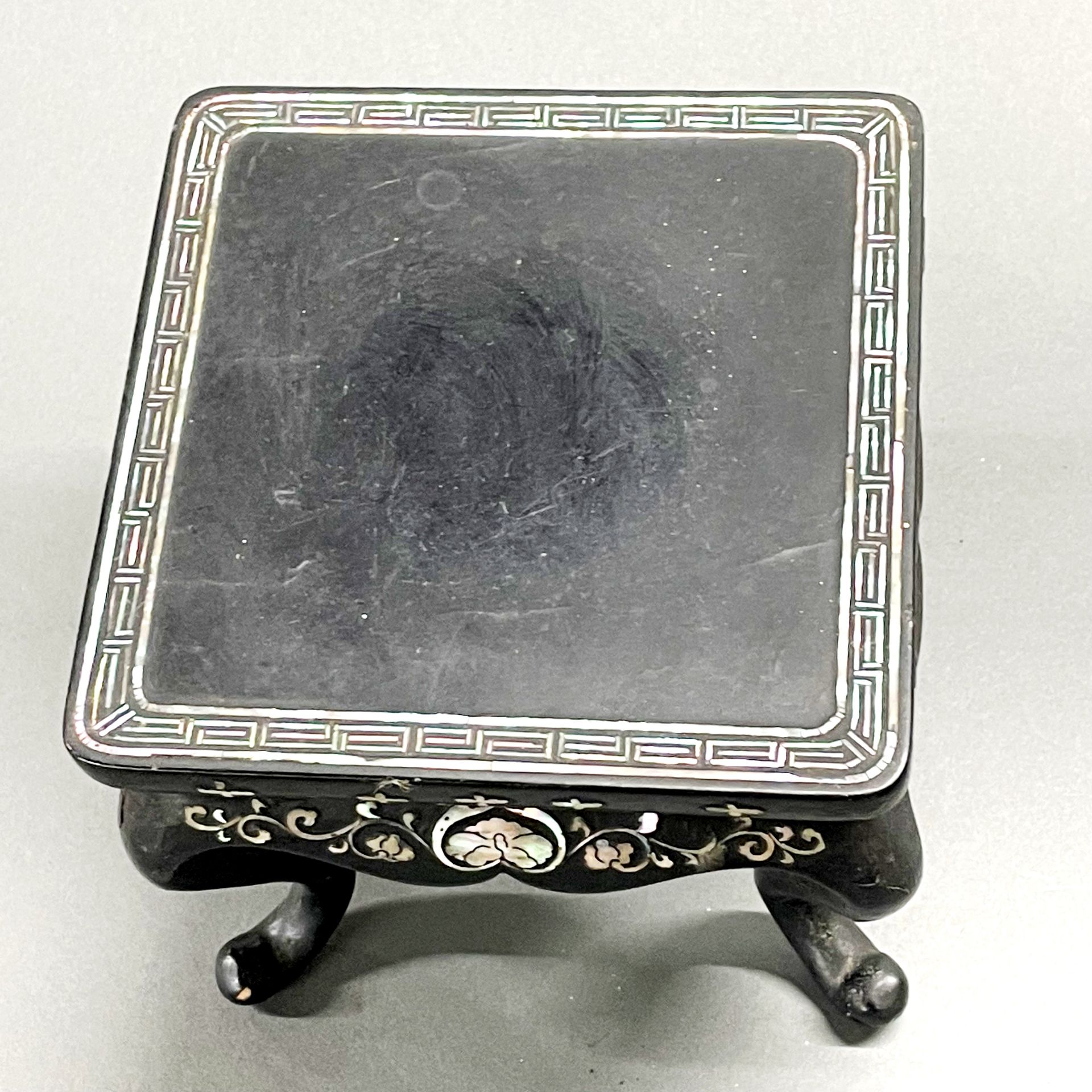 A mother of pearl inlaid Chinese lacquered wooden stand, 16 x 16 x 14cm. - Image 2 of 3