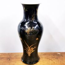 A lovely Chinese black glazed and gilt porcelain vase, H. 43cm, six character mark to base for