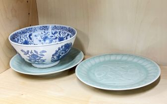 A Chinese blue and white porcelain bowl, dia. 15.5cm, together with a pair of celadon porcelain