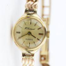 A lady's hallmarked 9ct gold Quartz wristwatch, L. 17cm.