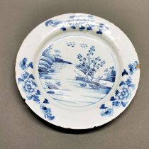 An 18th C hand painted English Delft pottery plate with Chinoiserie design, Dia. 26.5cm.