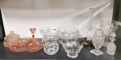 A quantity of mixed glassware.