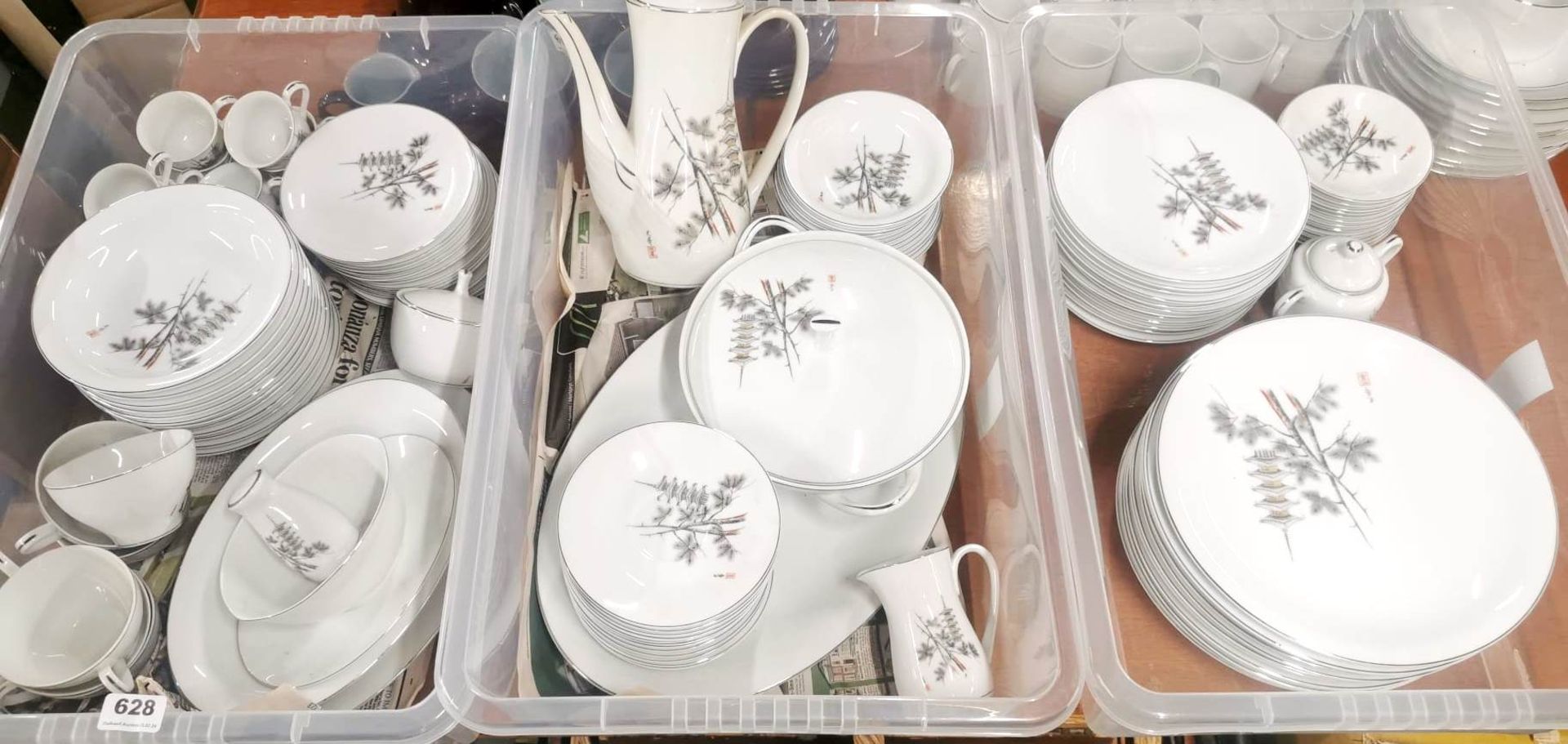 A very extensive Japanese Kutani porcelain dinner, tea and coffee set.