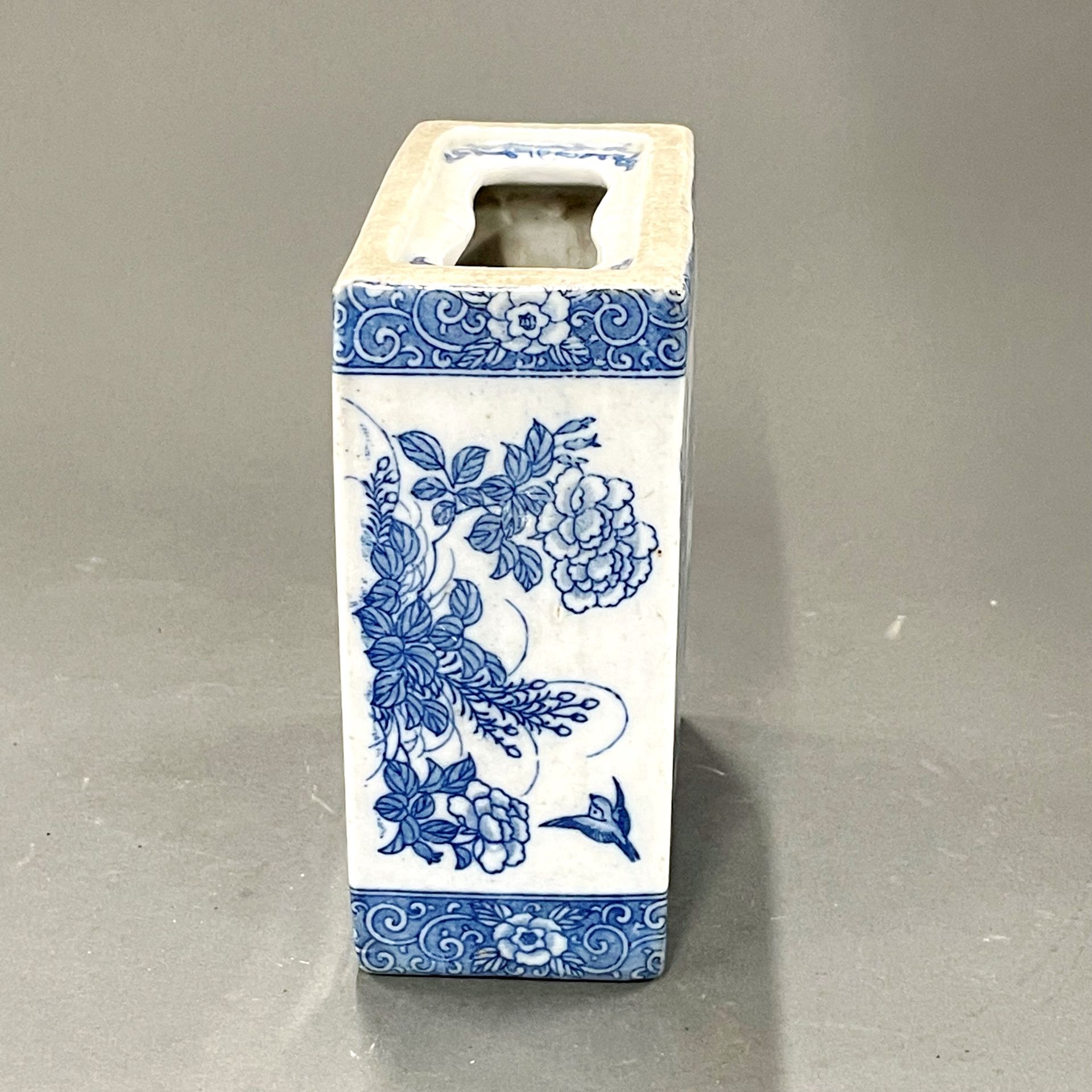 A Chinese glazed porcelain pillar, 15 x 13 x 6.5cm. - Image 4 of 4