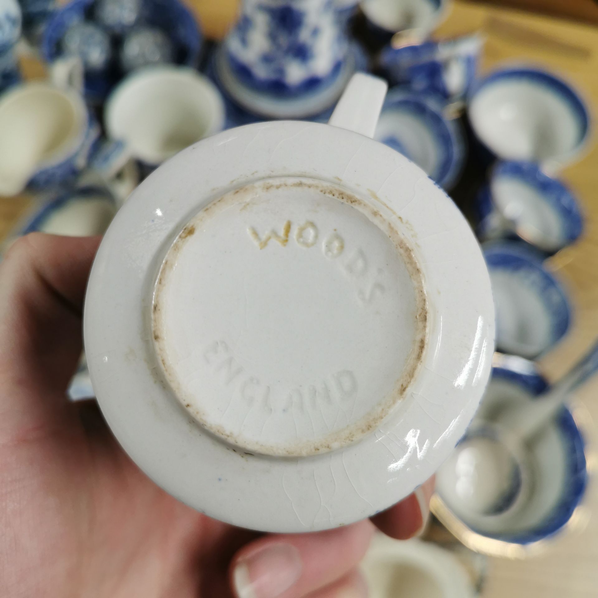 A quantity of mixed blue and white china. - Image 3 of 3