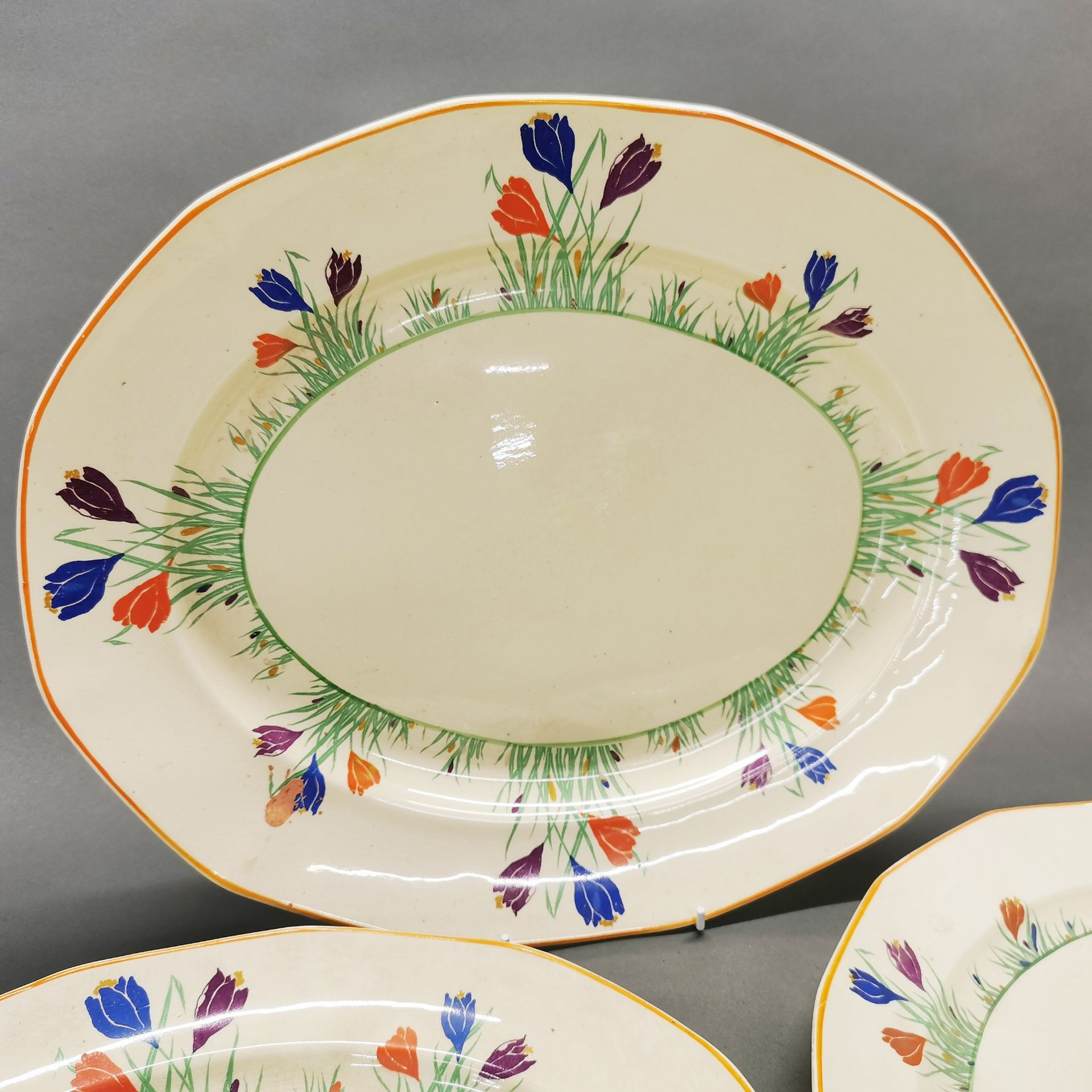 A set of three Staffordshire pottery Tudor ware serving plates (Clarice Cliff style), largest dia. - Image 2 of 8