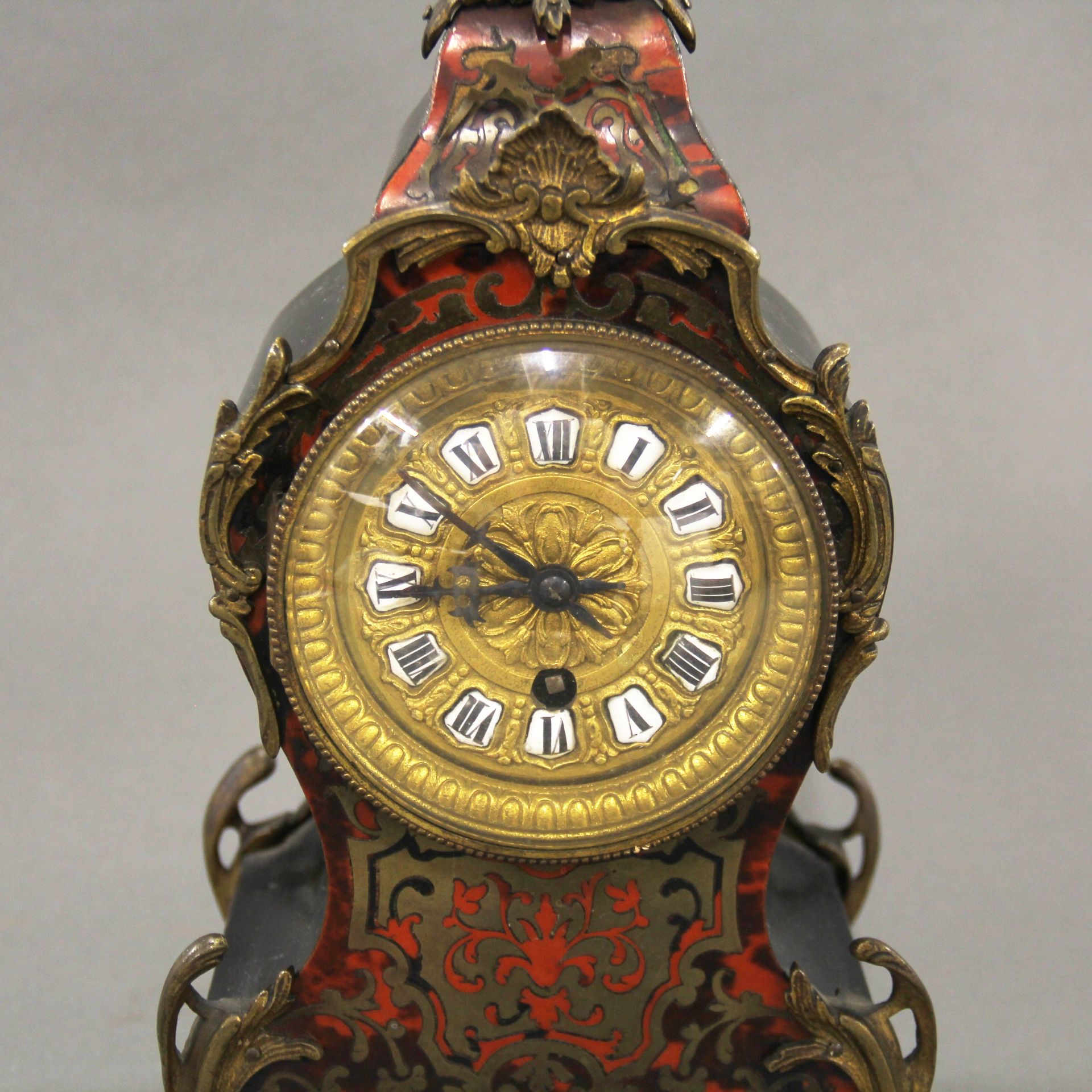 A 19thC French Boulle mantle clock, H. 29cm. - Image 2 of 3