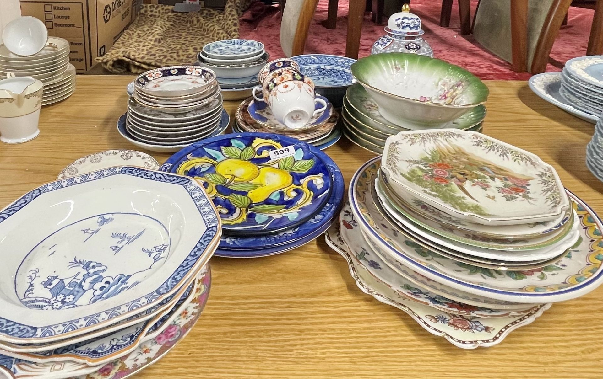 A quantity of mixed china.