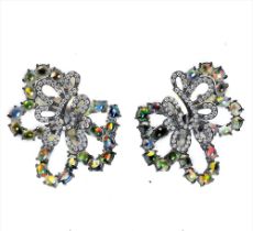 A pair of 925 silver flower shaped earrings set with cabochon cut opals and white stones, L. 3.6cm.