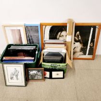 A quantity of useful picture and LP record frames.