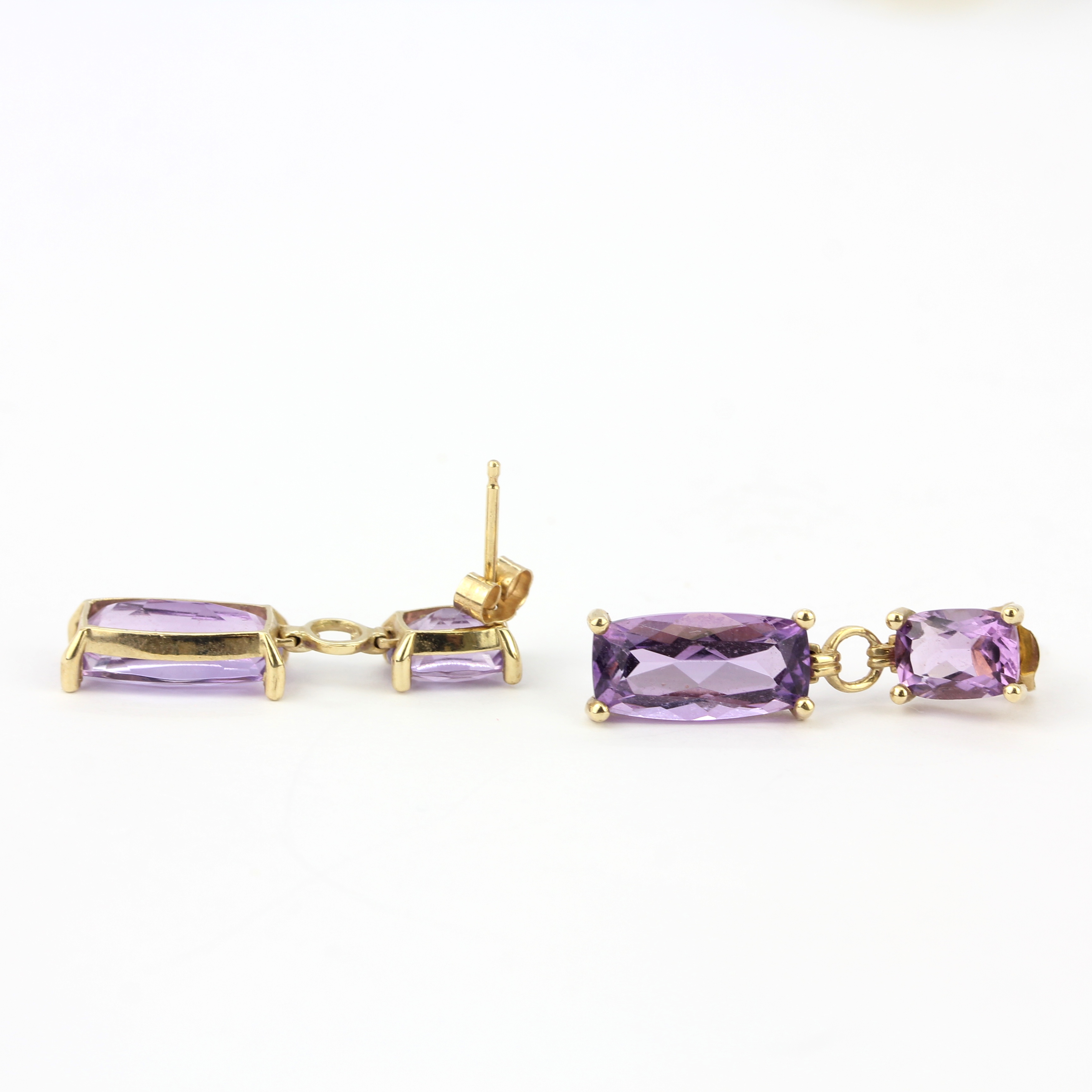 A pair of 9ct yellow gold droop earrings set with fancy cut amethysts, L. 2.5cm. - Image 3 of 3