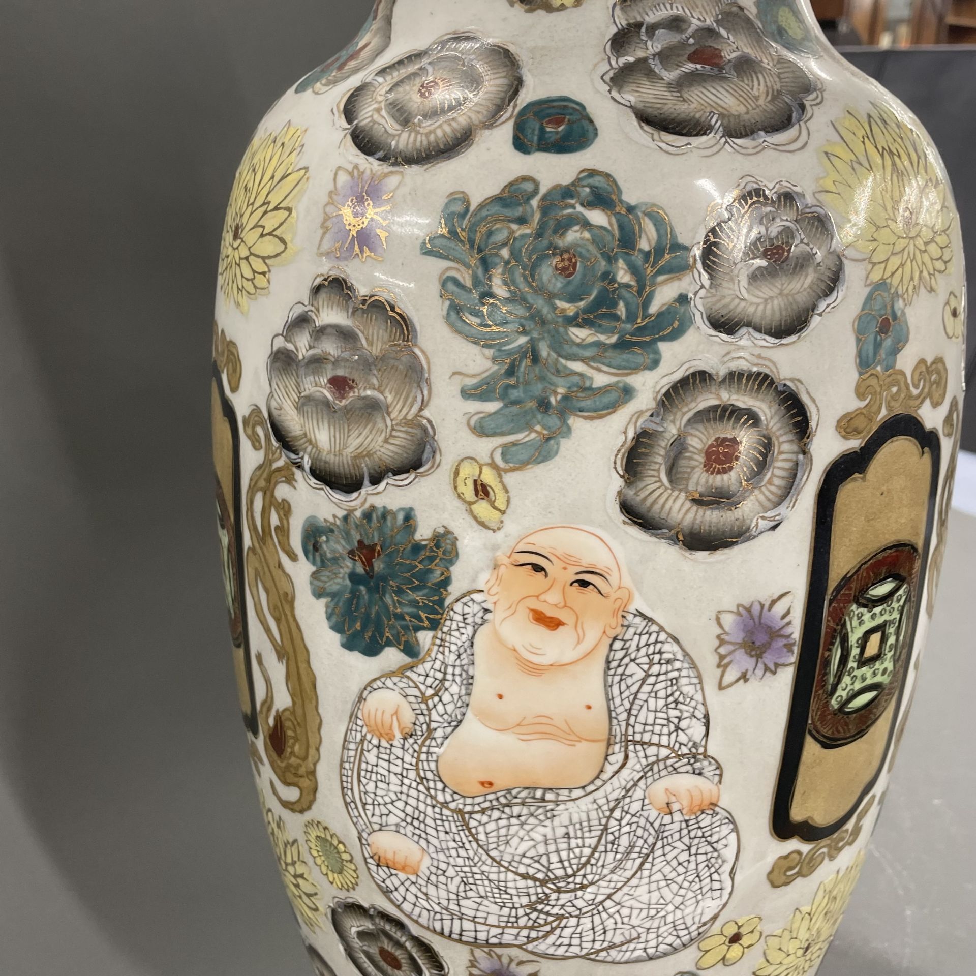 A large Chinese porcelain vase, H. 62cm. - Image 3 of 4