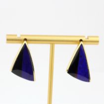 A pair of 9ct yellow gold lapis lazuli and onyx set earrings, L. 2.5cm.