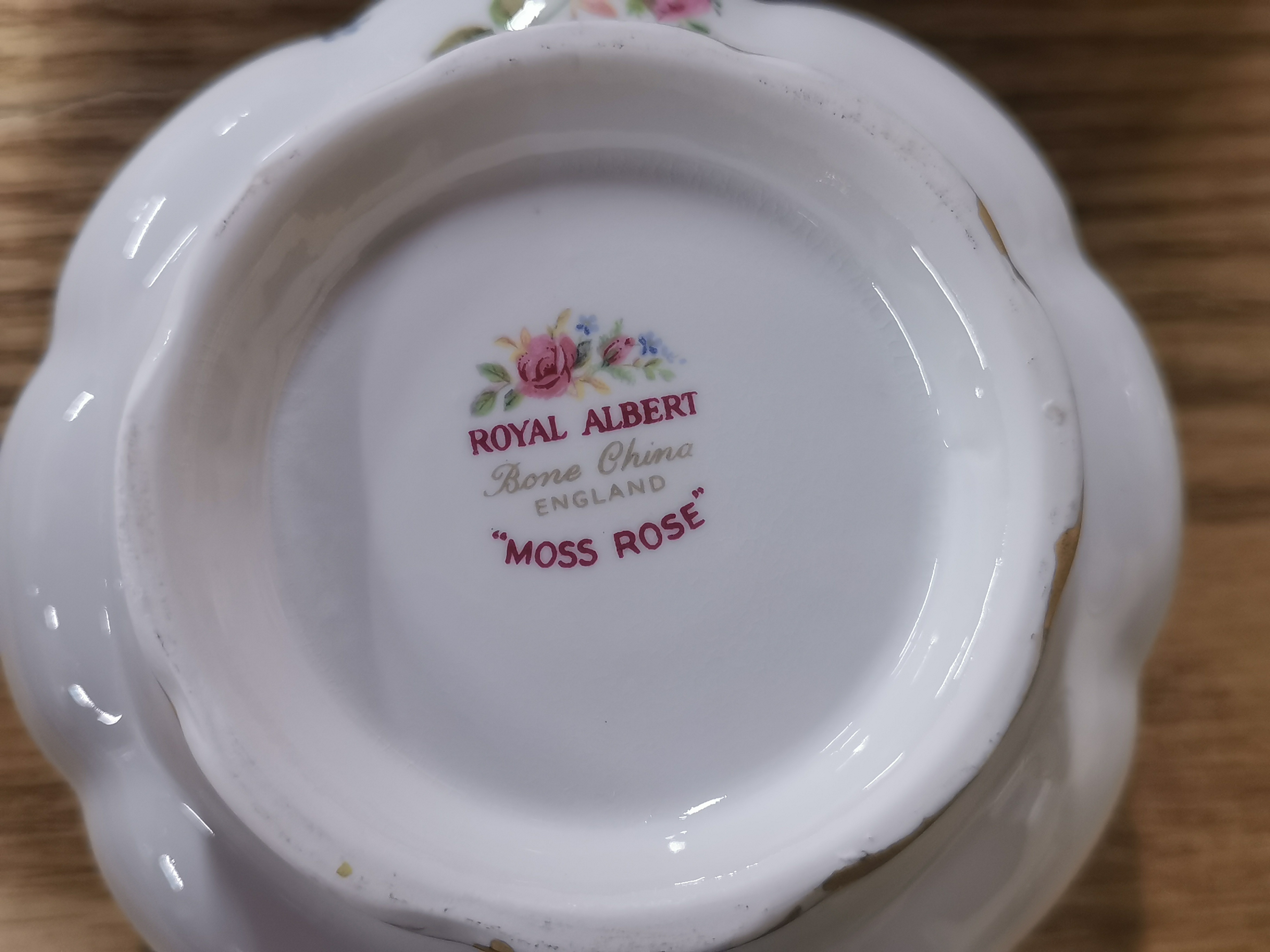 A Royal Albert moss rose tea set. (one cup a/f) - Image 5 of 5