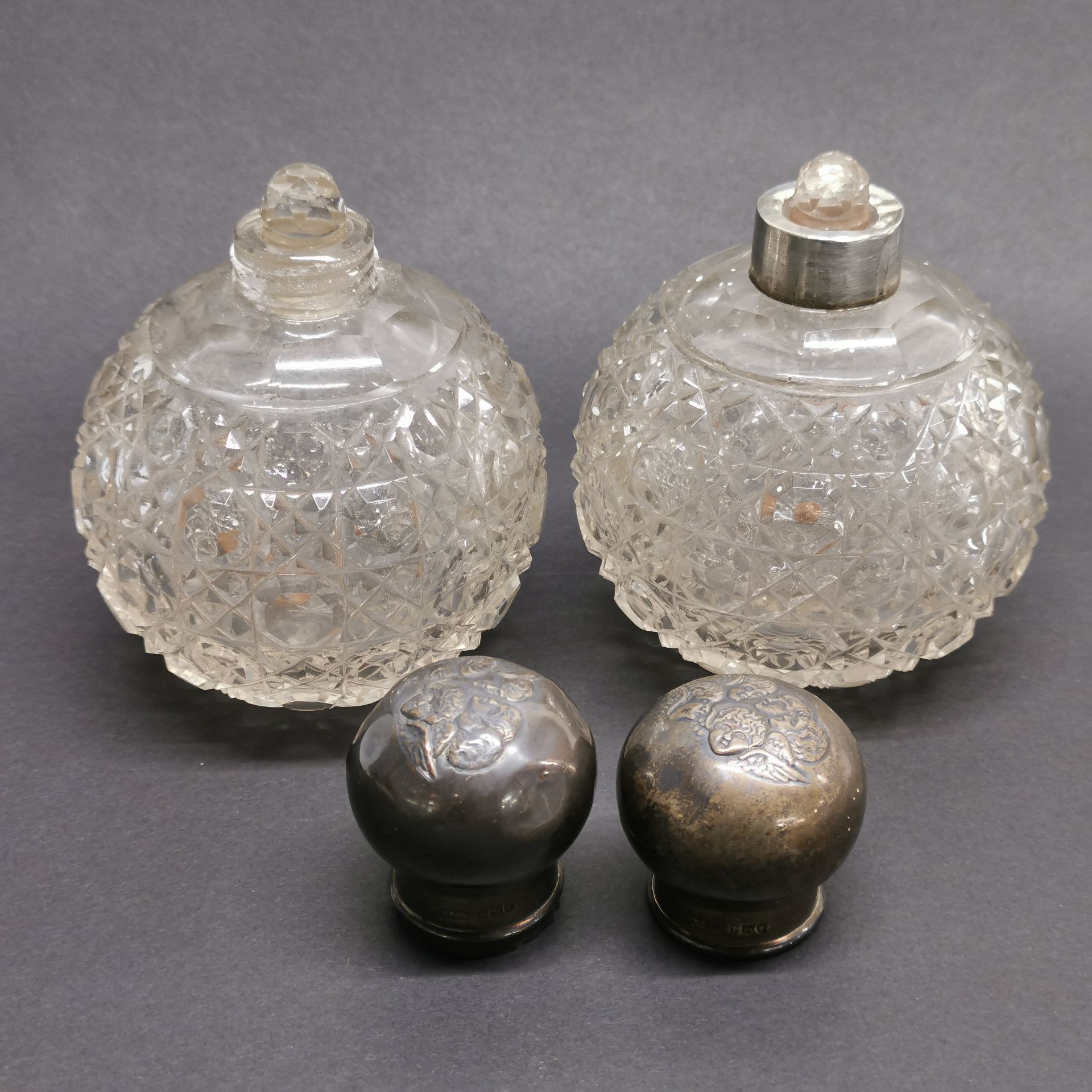 A group of 7 silver topped dressing table top items, tallest 18cm. - Image 6 of 7