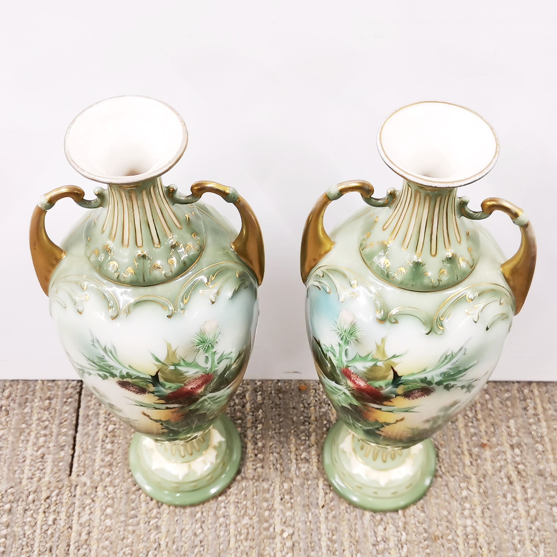 A pair of finely decorated porcelain vases, H. 26cm. - Image 2 of 3