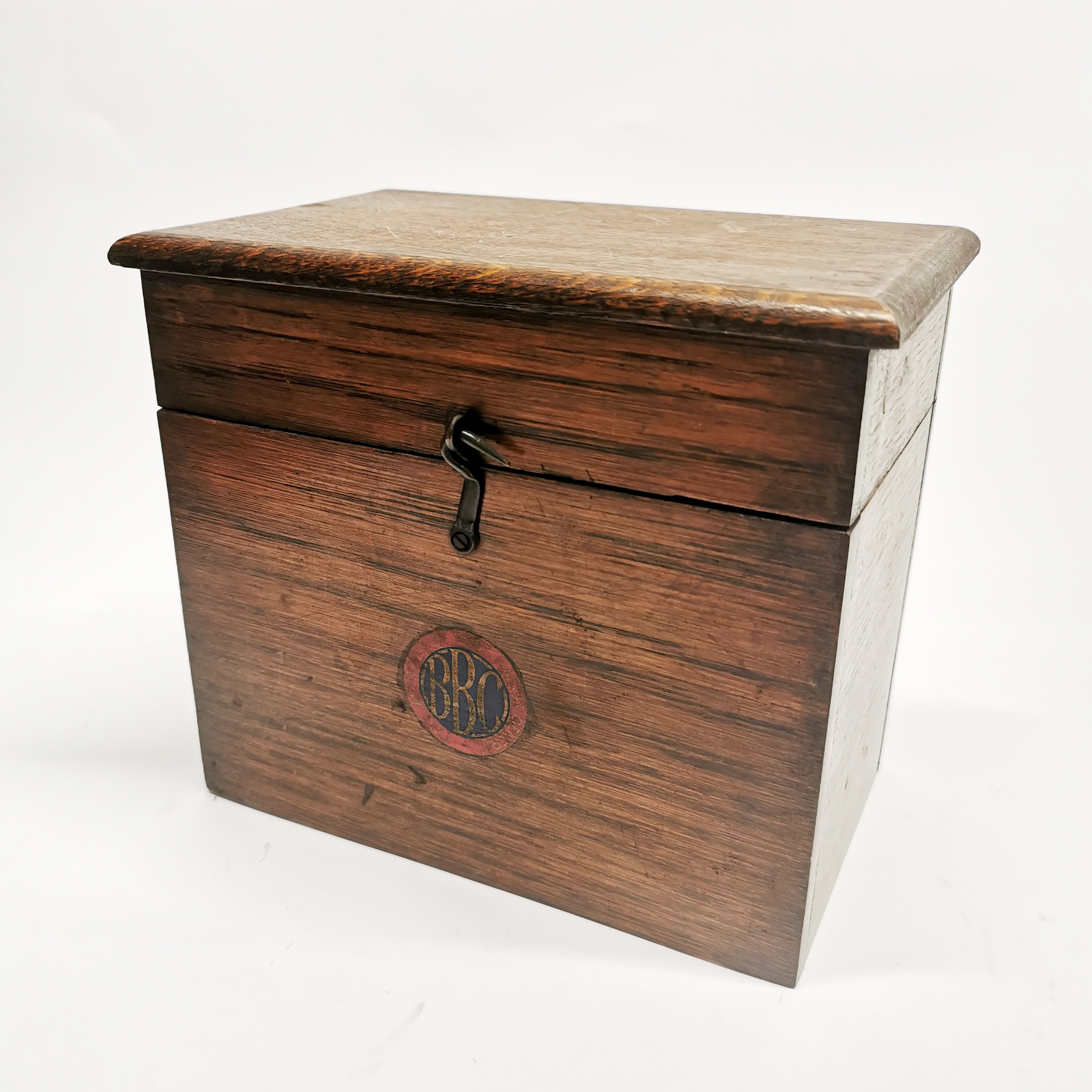 An early oak cased BBC radio receiver, 21 x 13 x 18cm. - Image 4 of 5
