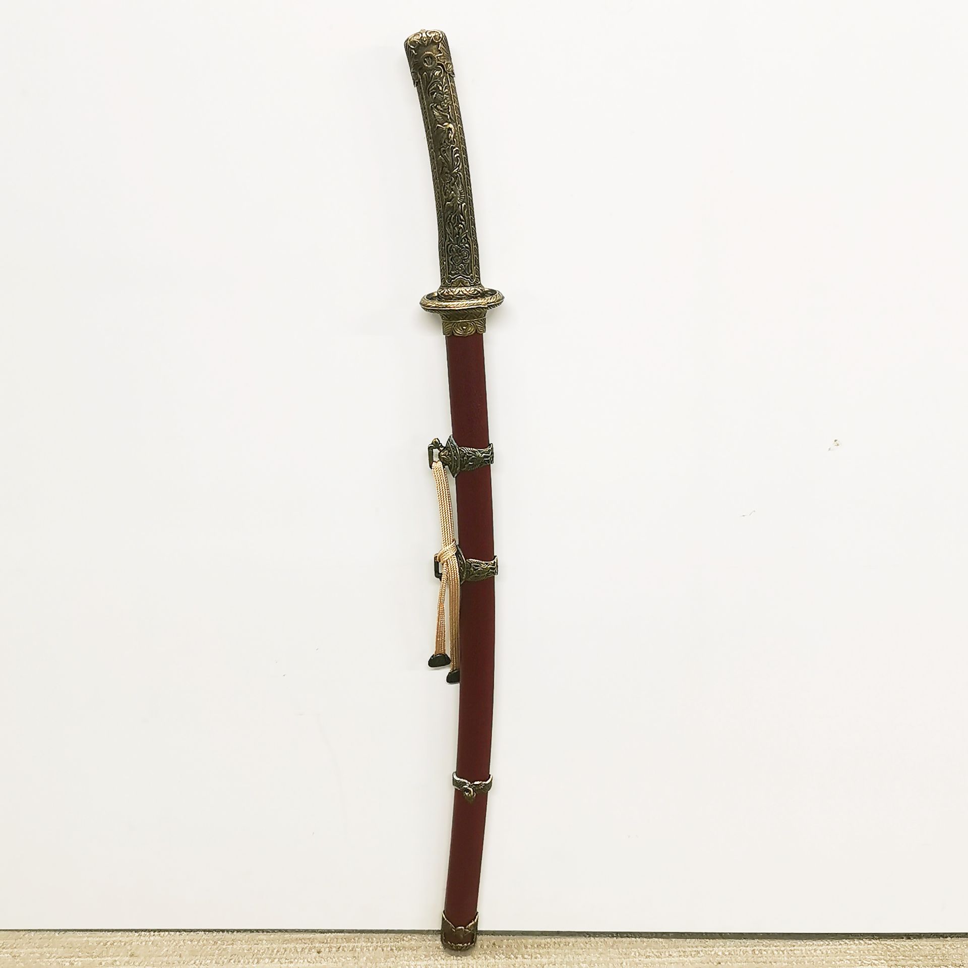 A modern Japanese samurai style sword, H. 90cm.