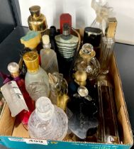 A quantity of good vintage perfume bottles.