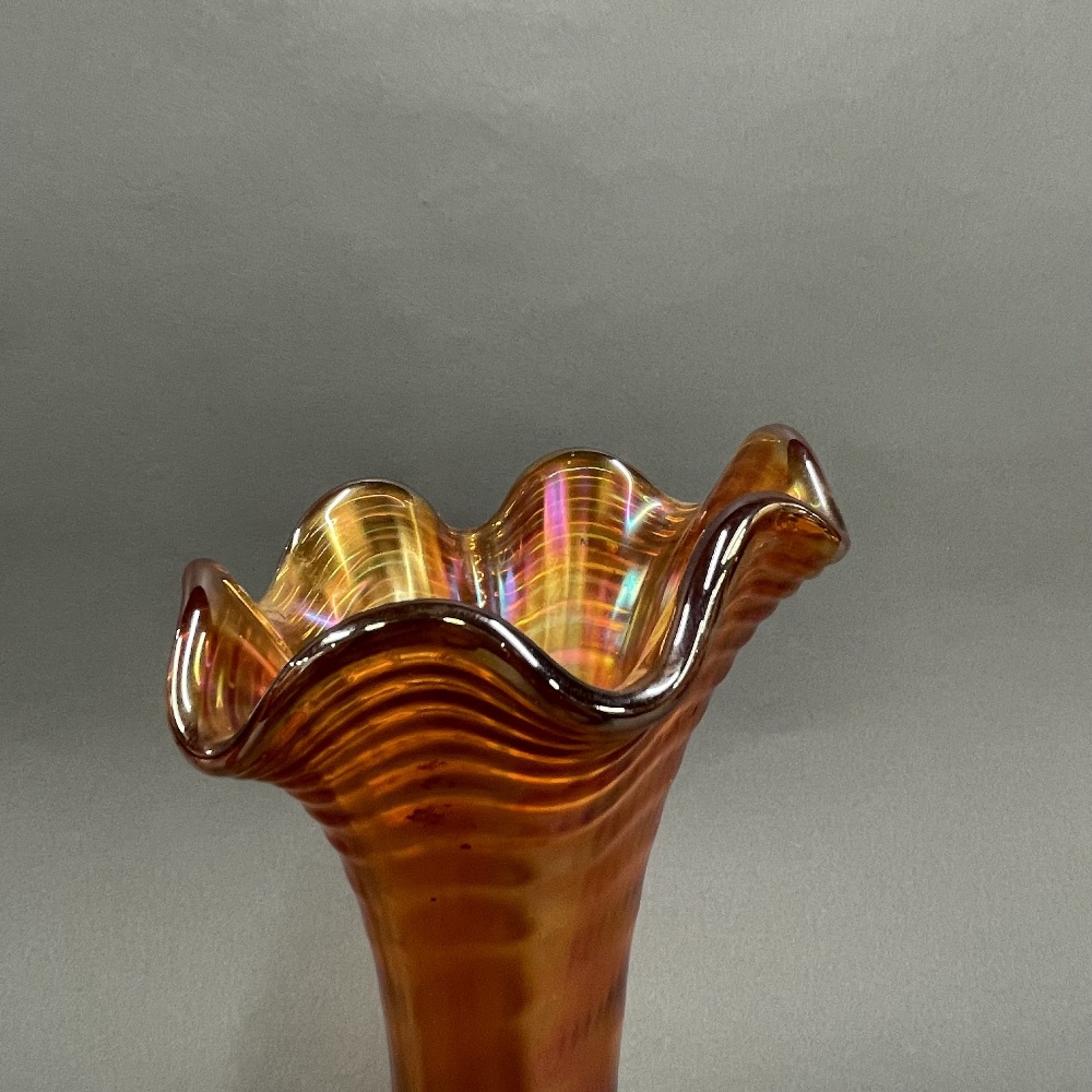 A group of carnival glass items. - Image 7 of 7