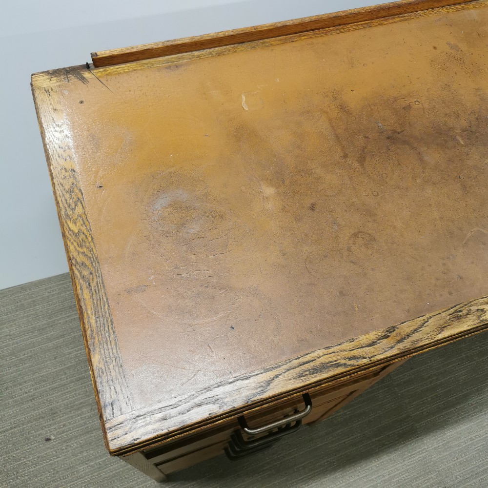 A light oak five drawer writing desk, 120 x 73 x 60cm. - Image 4 of 7