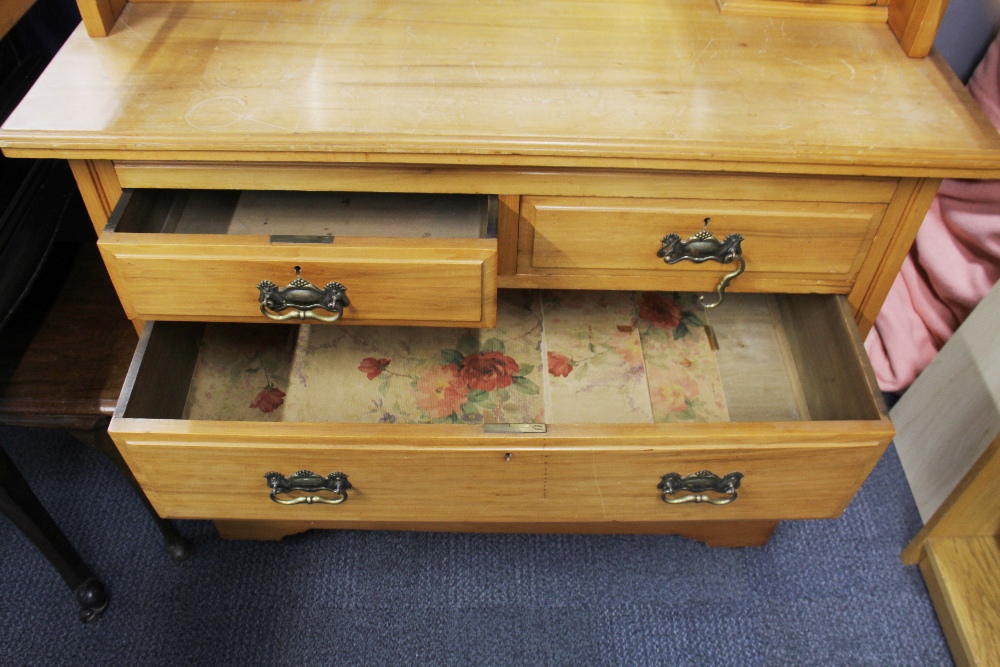 An elegant Edwardian satinwood dressing table, W. 99cm, H. 177cm. - Image 3 of 4