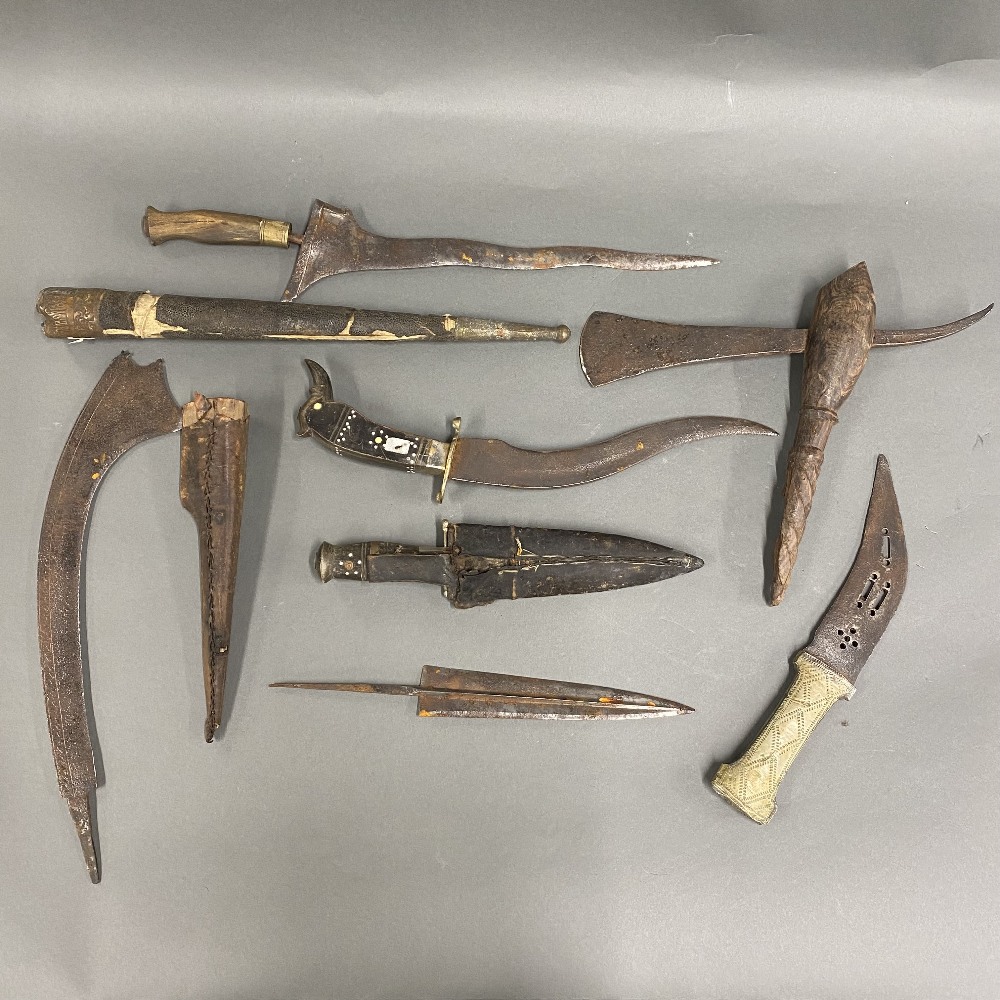 A group of mixed old bladed weapons, longest L. 40cm.