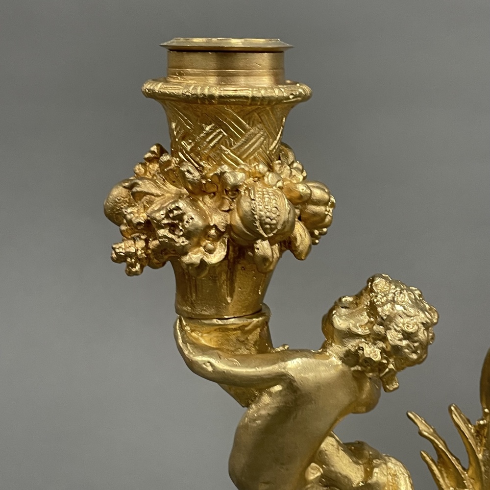 A pair of gilt bronze and marble cherub candelabra, H. 27cm. - Image 3 of 4