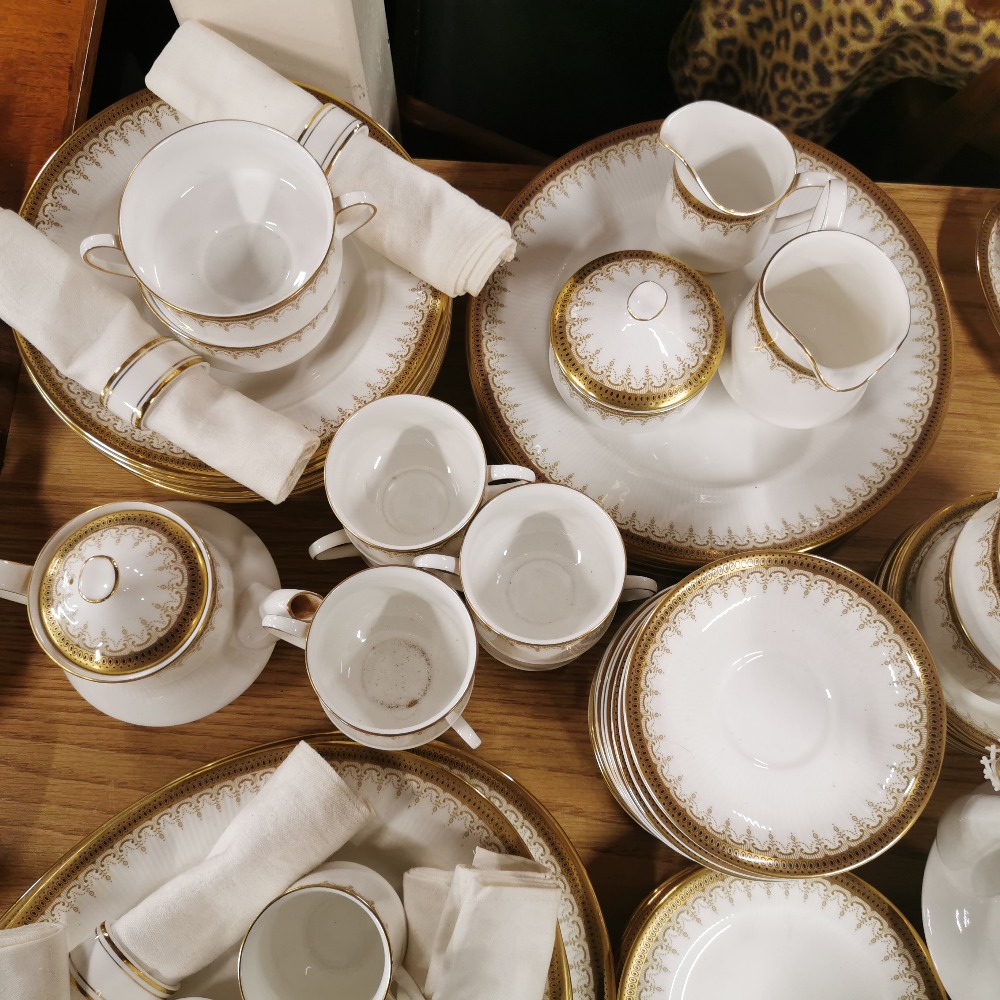 A very extensive Paragon Athena pattern dinner, tea and coffee service. - Bild 3 aus 5