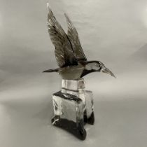 A superb Zanetti Murano glass model of a seagull, H. 54cm, signed to base.