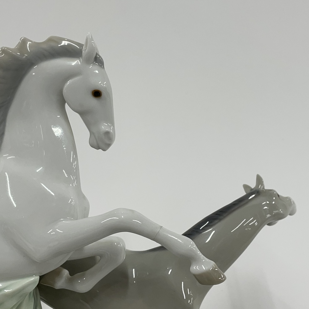 A Lladro figure of two horses (one foreleg A/F). Together with a Beswick dog, three small Royal - Image 8 of 10