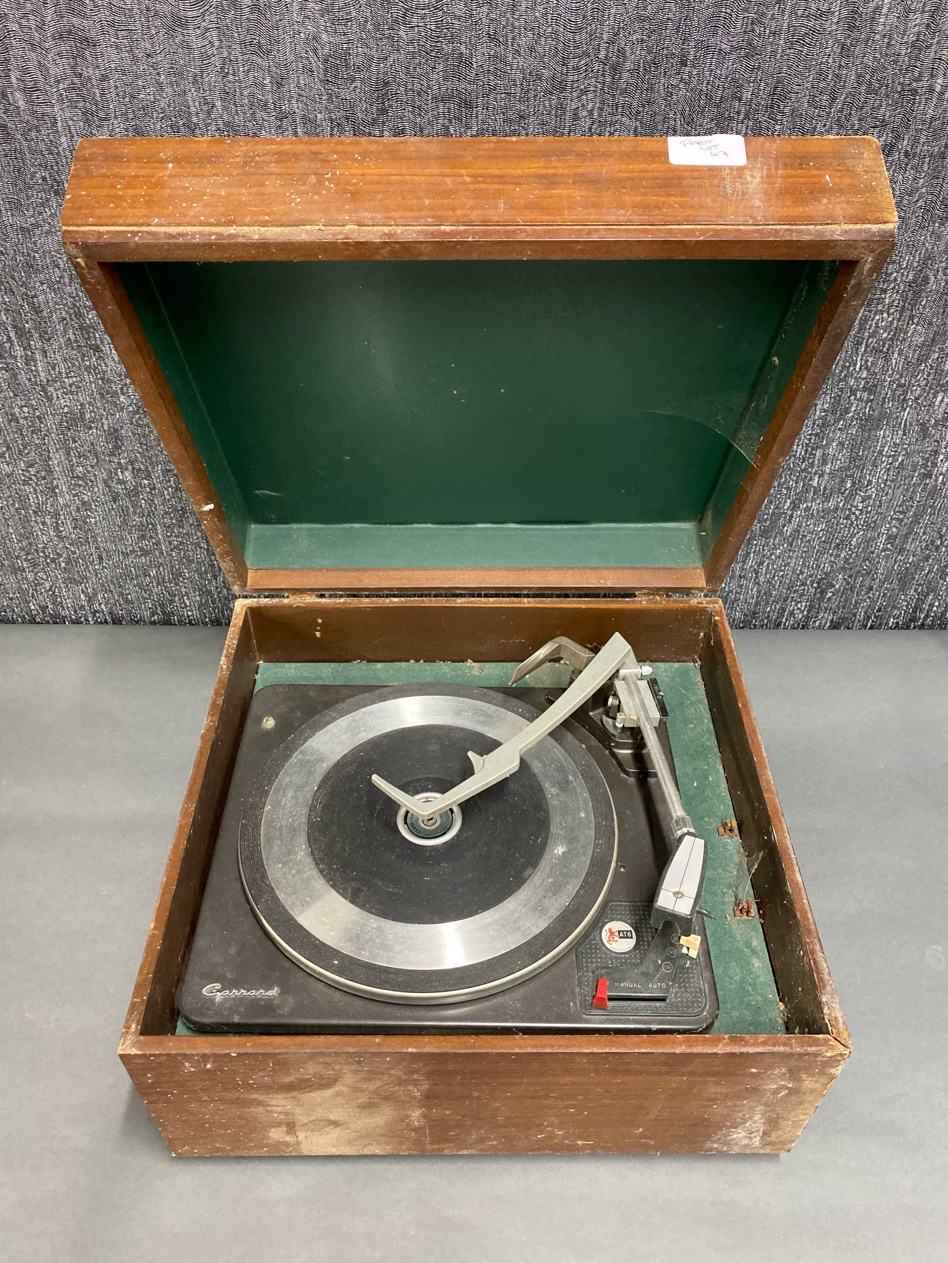 A Garrard 86 together with a Garrard RC121 MK2 and a Philips model number GF810 portable record p - Image 3 of 5