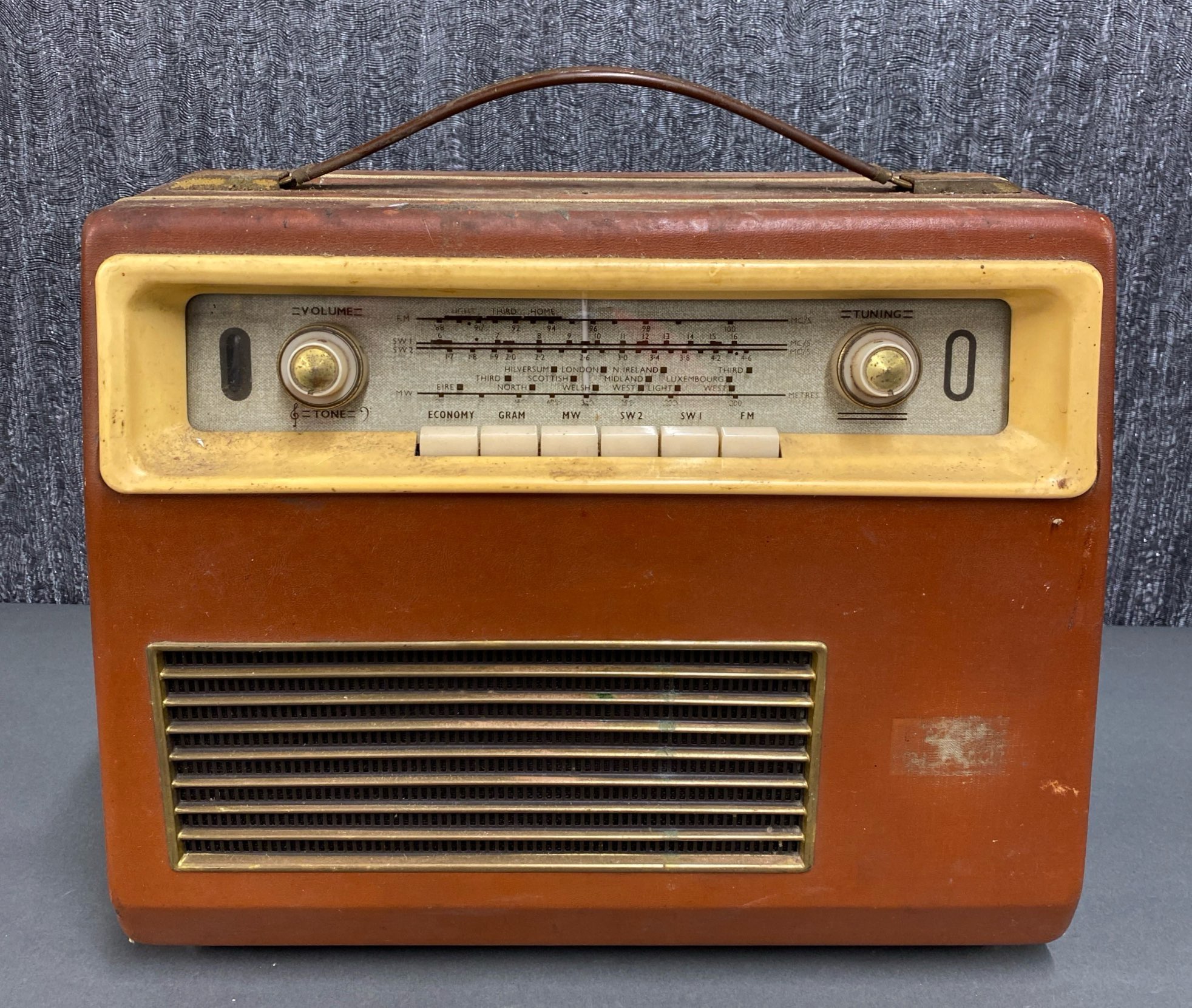 A portable Berec radio.