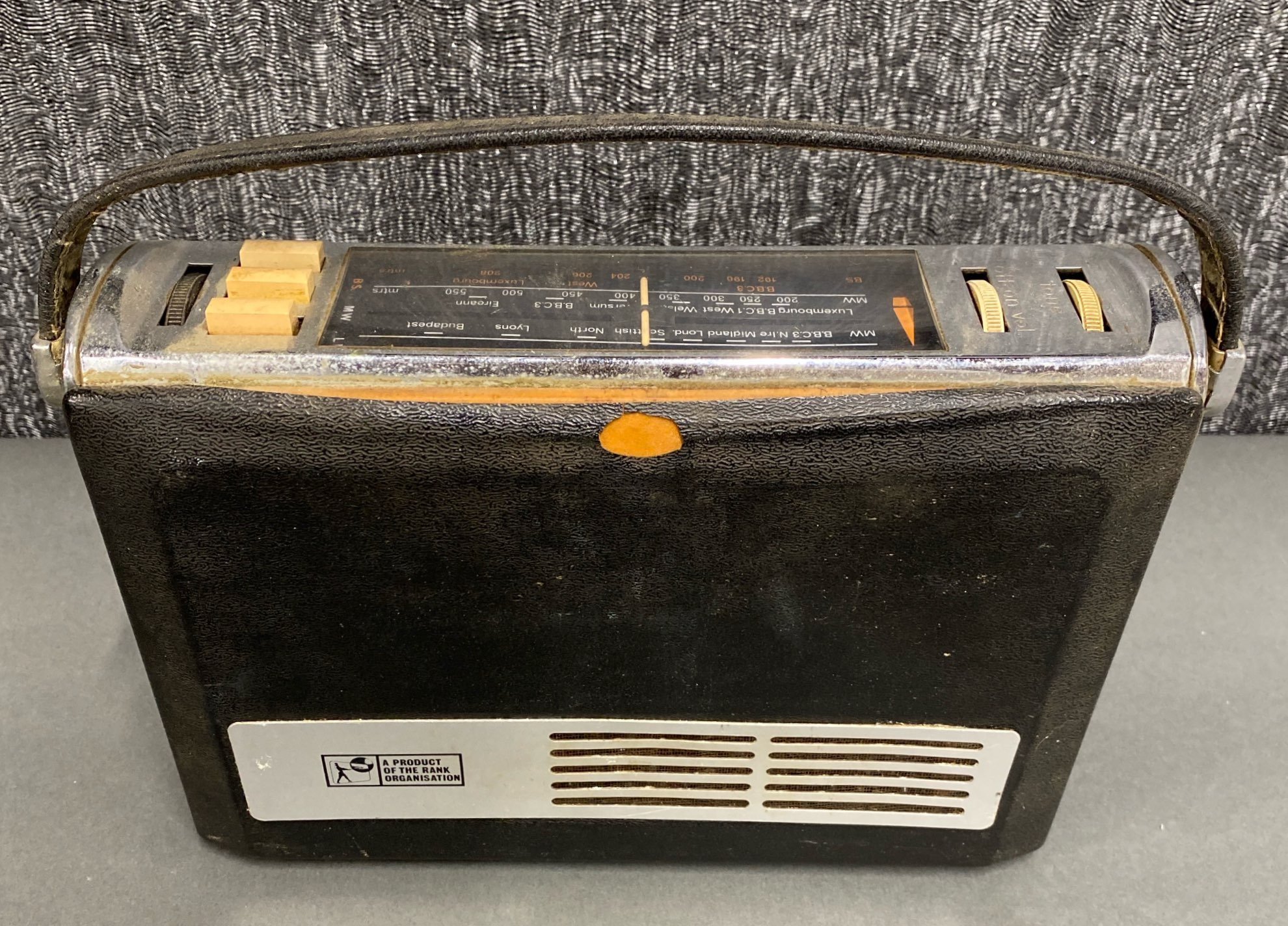 A group of three early Bush transistor radios, model numbers TR130, TR162 & TR230. - Image 7 of 7