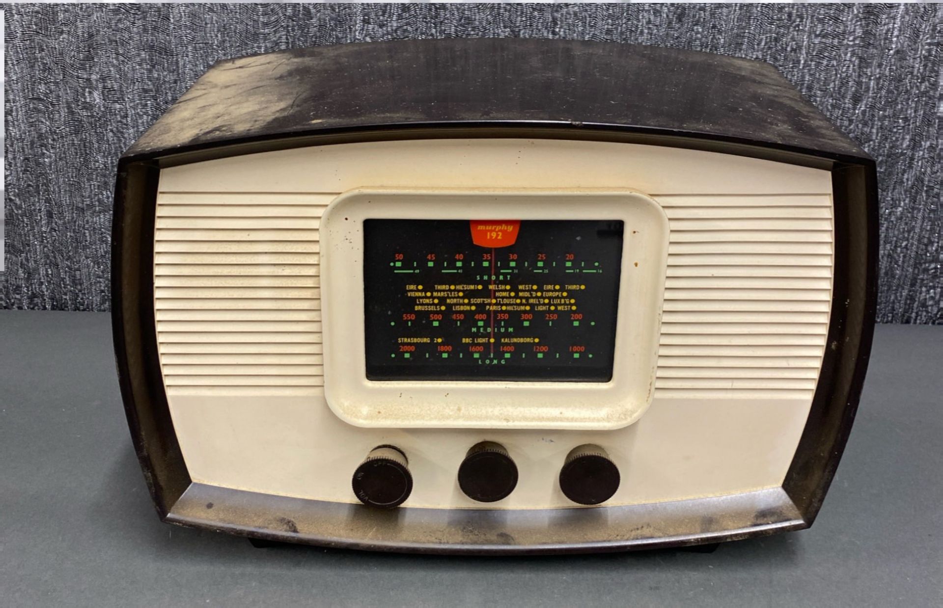 An 1950's Murphy 192 transistor radio.