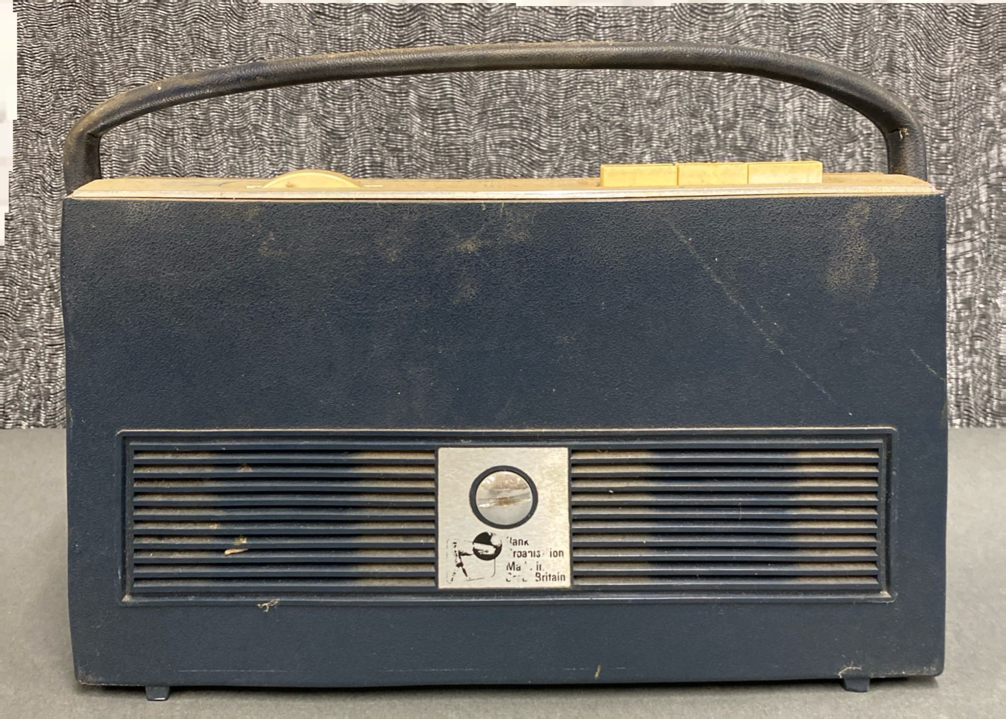 A group of three early Bush transistor radios, model numbers TR130, TR162 & TR230. - Image 5 of 7