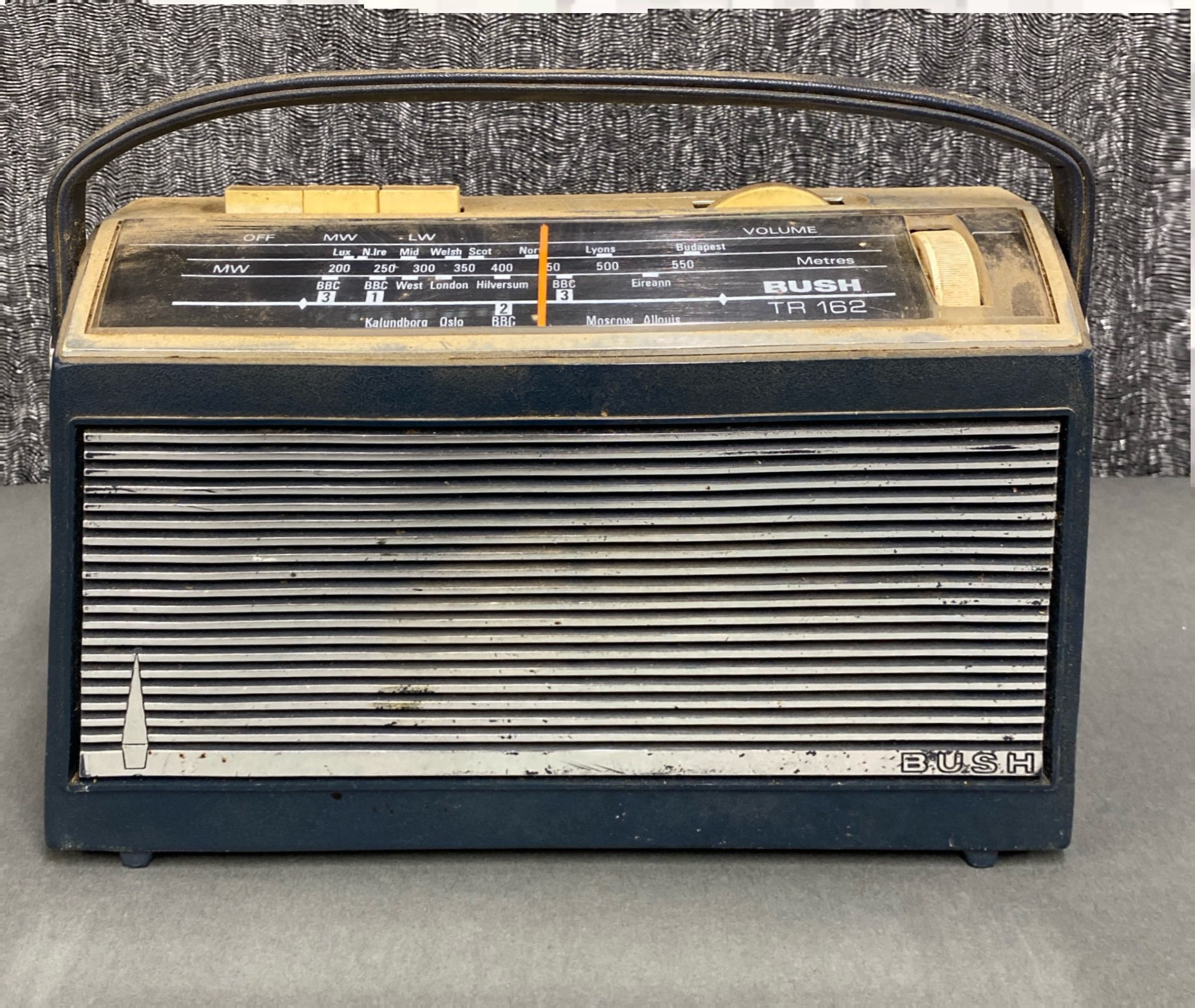 A group of three early Bush transistor radios, model numbers TR130, TR162 & TR230. - Image 4 of 7