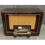 An early bakelite radio, Serial number 680/15.