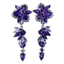 A pair of 925 silver drop earrings set with amethysts and tanzanites, L. 4.6cm.