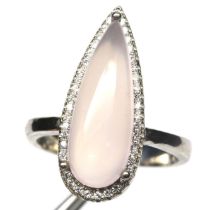 A 925 silver ring set with a large pear cabochon cut rose quartz and white stones, L. 2.3cm, ring si