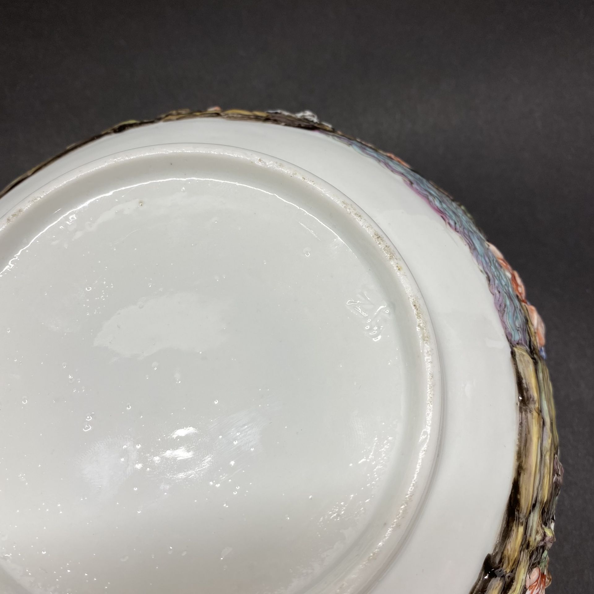 A Naples porcelain bowl. Dia. 19cm x H. 8cm - Image 4 of 4