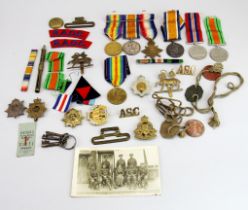 A quantity of WWI medals including 31069 PTE.J.H.SPILLMAN Norf.R, S4-059676 A.CPL.E.W.LEE A.S.C.